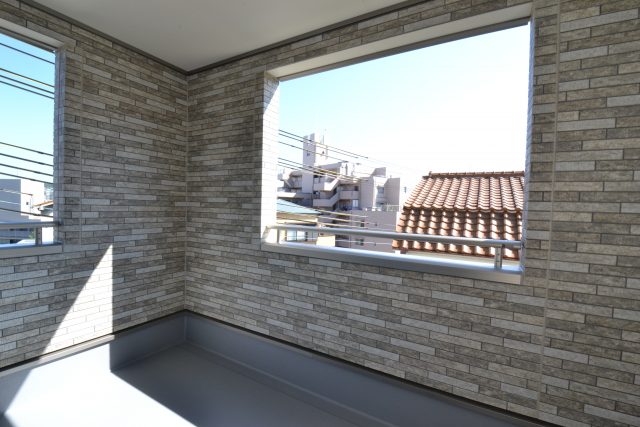 屋根付きバルコニー